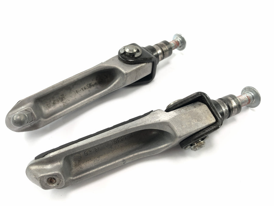 Kawasaki GPZ 1100 ZXT10E [1997] - passenger footrest footrest supports behind