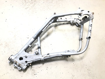KTM 640 Adventure LC4 [2001] - frame with papers