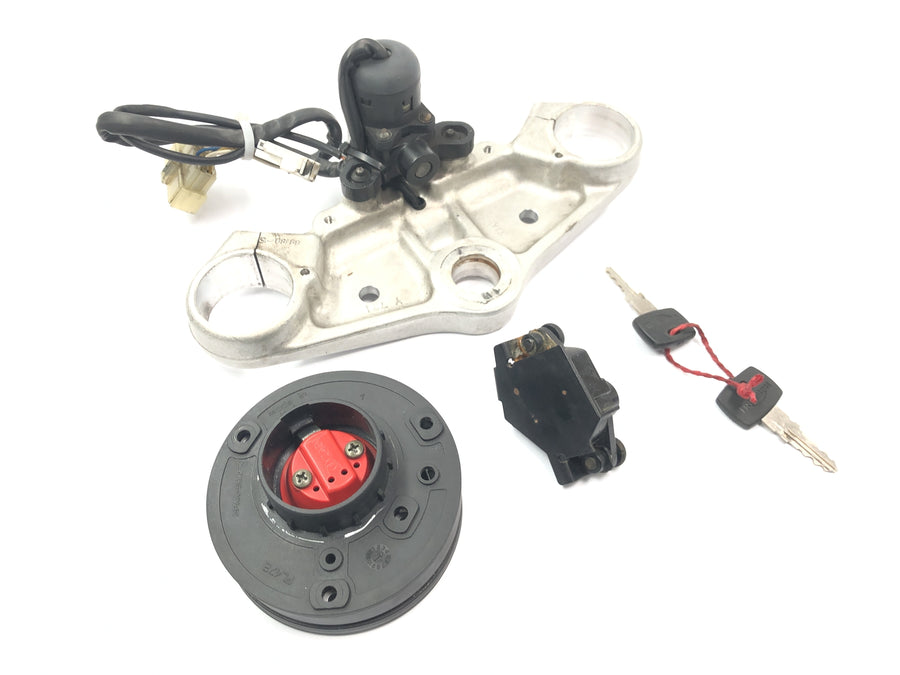 Triumph Speed ​​Triple T509 [1998] - Lock set, ignition lock, tank lock, upper fork bridge