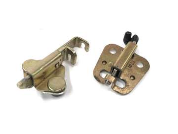 Yamaha TRX 850 4UN [1996] - Seat lock latch latch snap hook mechanism