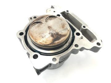Aprilia RST 1000 Futura [2002] - cylinder with pistons in the back