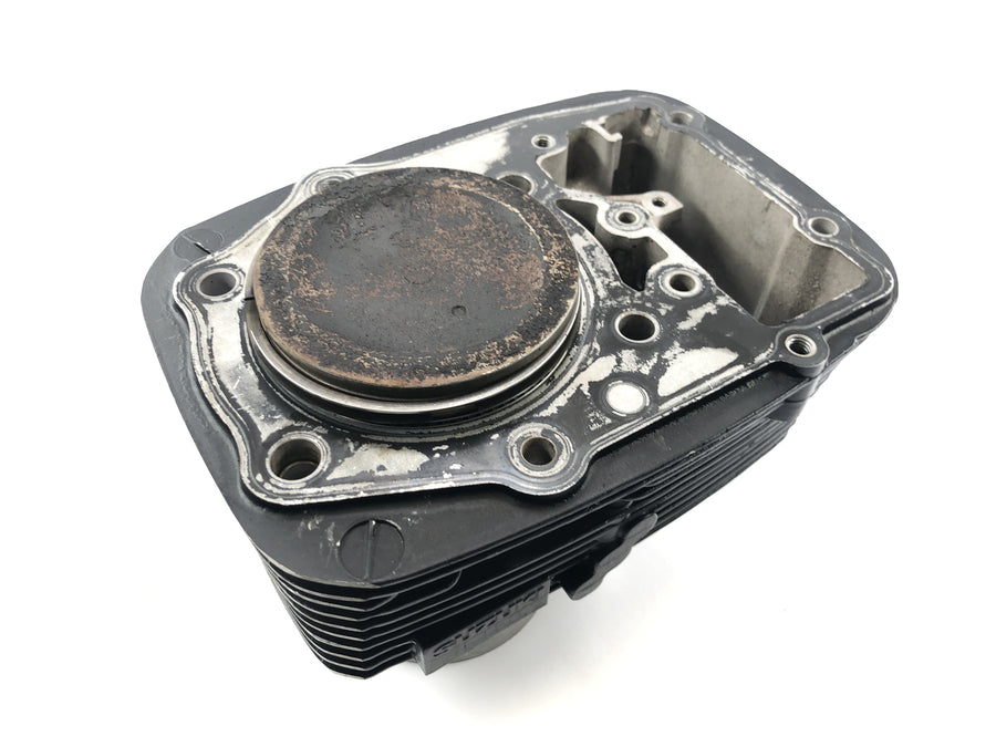 Suzuki Intruder VL 1500 AL [2000] - Cylinder with rear piston