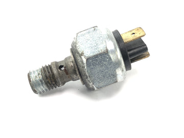 Triumph Daytona 900 T300 [1996] - Oil pressure switch sensor switch sensor valve