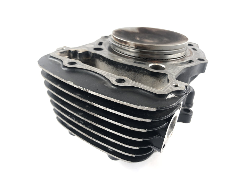Kawasaki VN 1600 Mean Streak VNT60B [2005] - Front cylinder with piston