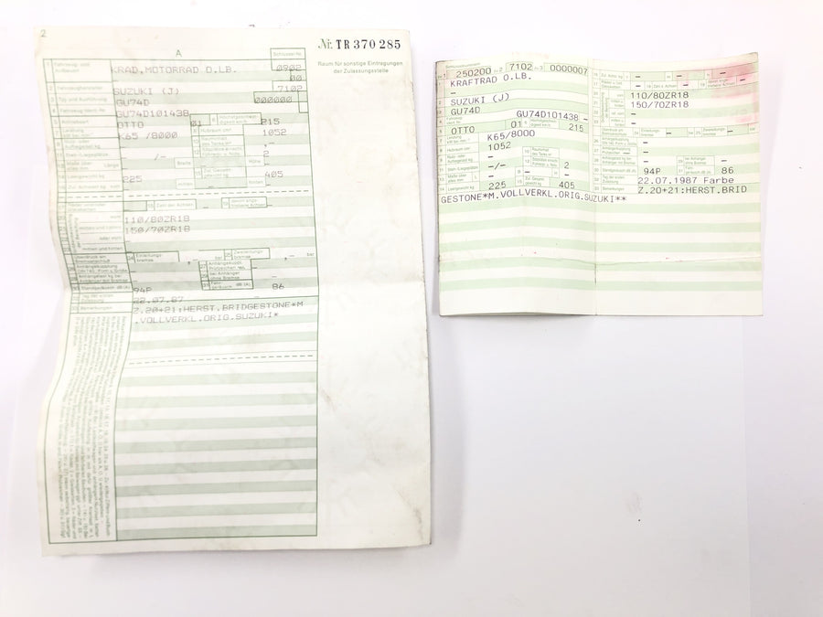 Suzuki GSX R 1100 GU74D [1987] - Frame main frame with papers