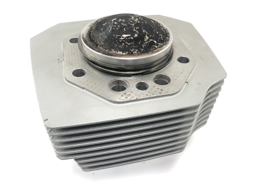 Moto Guzzi V11 Sport [1999] - cylinder with piston on the right