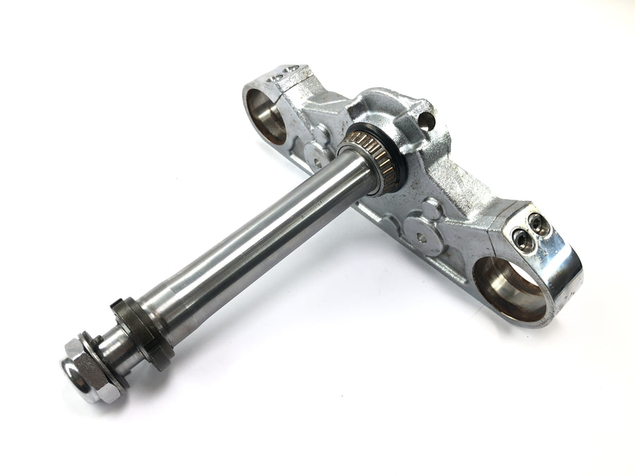 Kawasaki VN 1500 Mean Streak VN50T [2005] - lower fork clamp