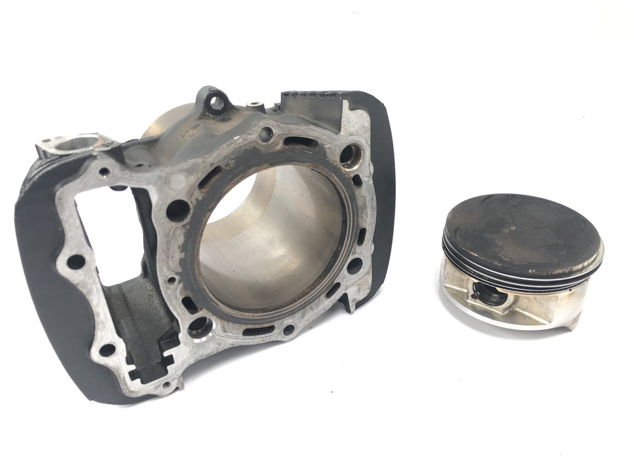 Kawasaki VN 1500 Classic VNT50D [2001] - cylinder kit cylinder with pistons in front