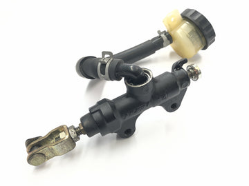 Triumph Daytona 955i T595N [2003] - brake pump at the back main brake cylinder