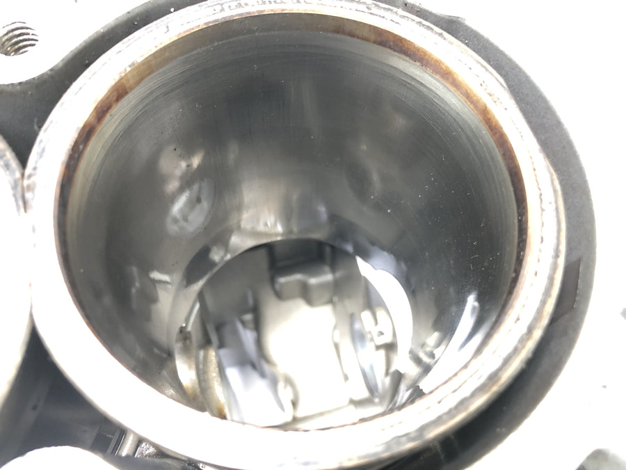 Triumph sprint ST 1050 [2005] - Motor housing empty housing cylinder block with piston