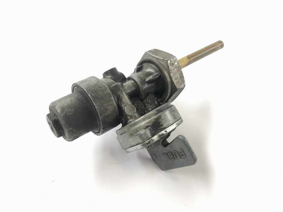 Honda XBR 500 PC15 [1989] - petrol tap fuel tap tank valve