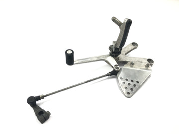 Honda CBR 900 RR Fireblade SC33 [2000] - Front left footrest Driver's footrest with gear lever and linkage - 0