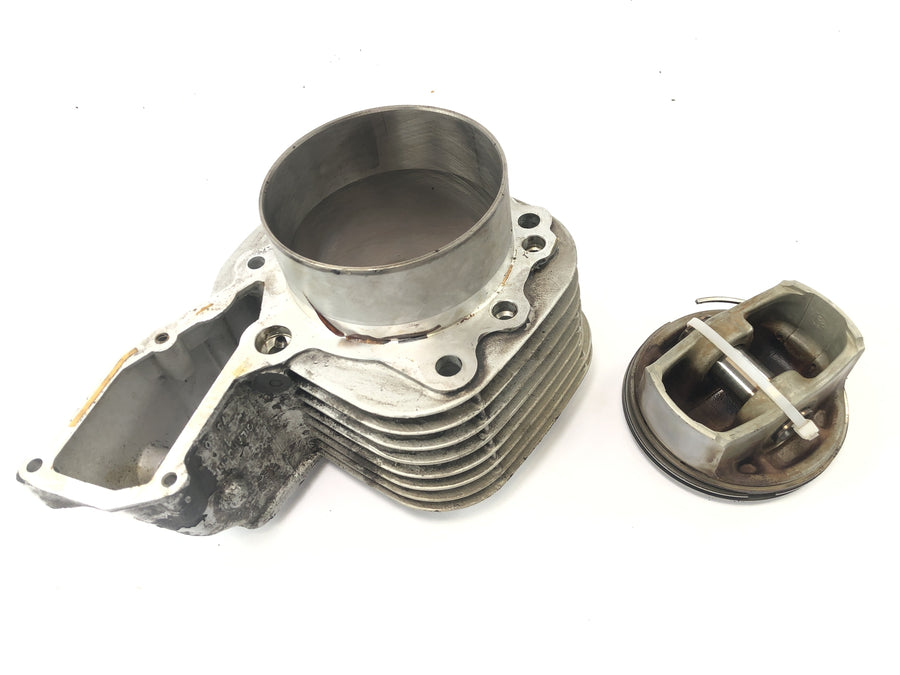BMW R 1150 GS R21 [2002] - cylinder with piston on the left