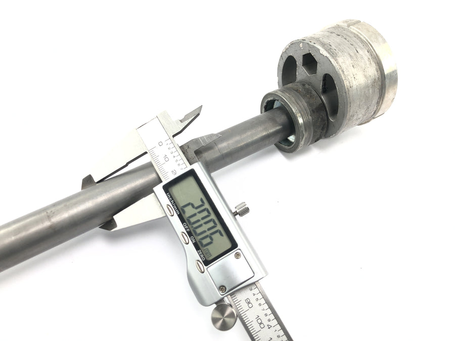 Kawasaki GPZ 1000 RX [1987] - rear axle with eccentric chain tensioner