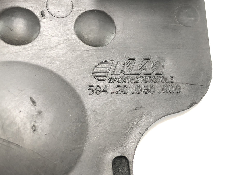 KTM 640 LC4 Prestige [2005] - sprocket cover plastic