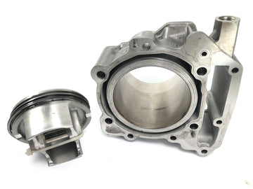 Aprilia SL 1000 Falco Pa [2000] - cylinder with pistons in the back