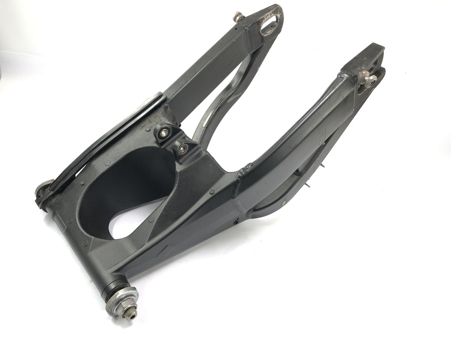Yamaha YZF R1 RN09 [2003] - Swinge rear wheel swing swing arm at the back