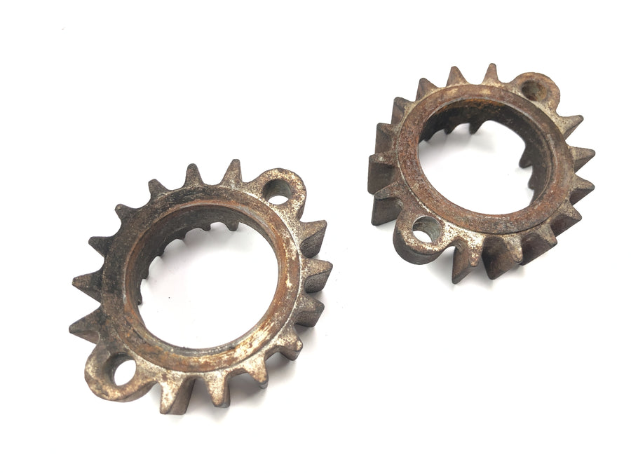 MOTO GUZZI CALIFORNIA 2 1000 VT [1982] - Manifold mounting star nut pair