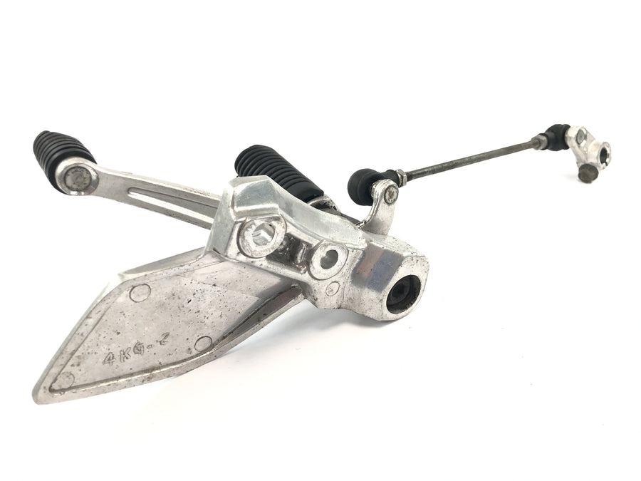 Yamaha XJR 1200 4PU [1996] - Driver's footrest on the left with shift pedal and linkage