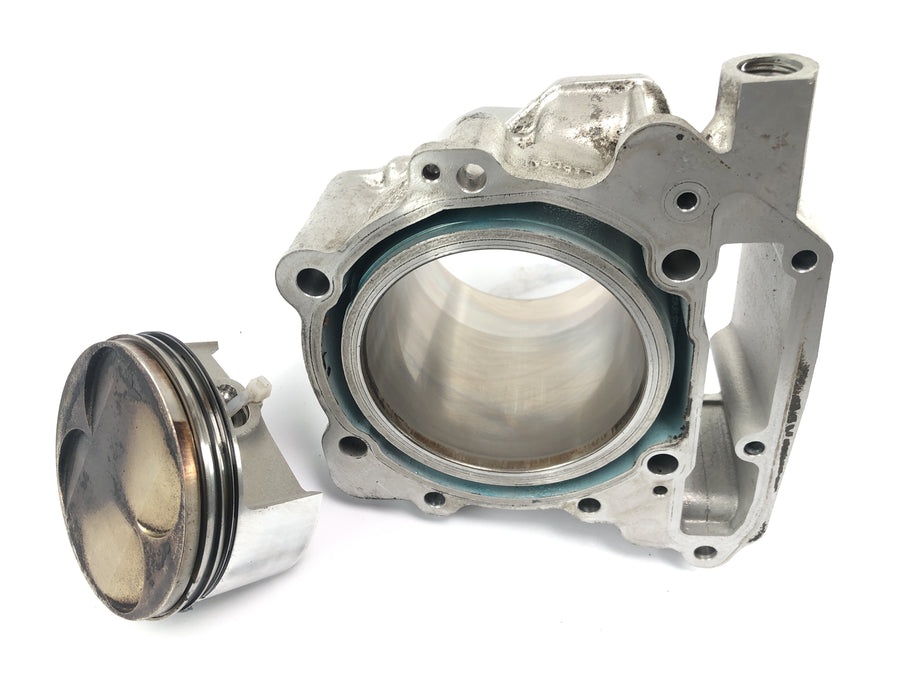 Aprilia RSV 1000 R [2004] - cylinder with piston at the front
