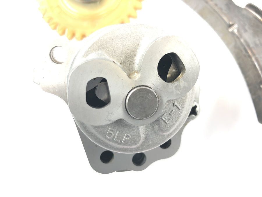 Yamaha MT 03 RM02 [2007] - Oil pump oil pump pump unit with pinion and brackets
