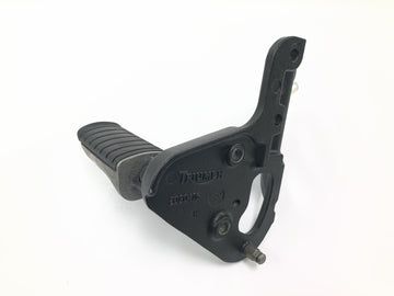 Triumph Tiger 955i 709EN [2003] - Driver's footrest on the right with holder for the footrest system - 0