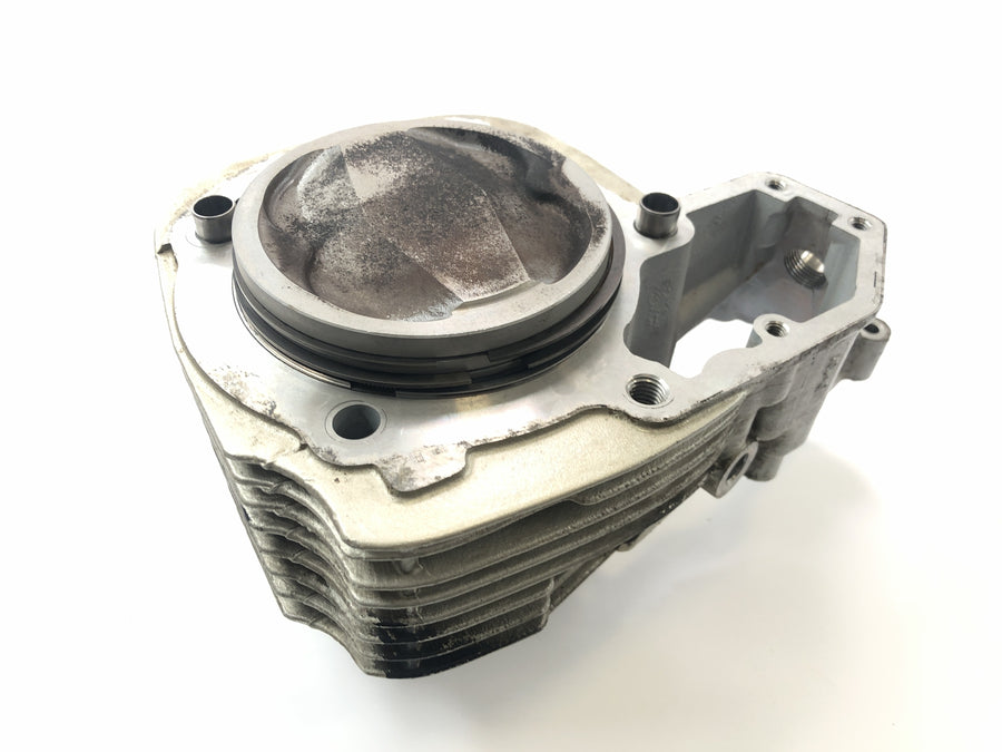 BMW R 1150 RT R22 [2001] - cylinder with piston on the left