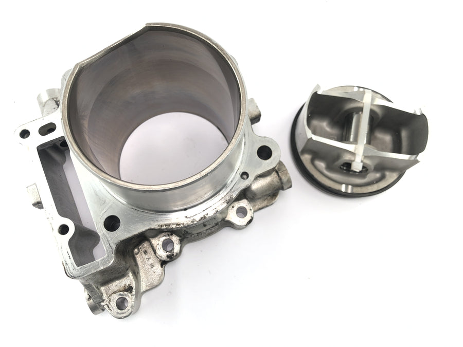 Aprilia RSV 1000 R [2004] - cylinder with piston at the front