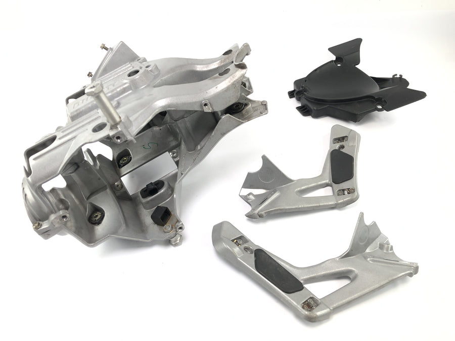 Ducati 999 H4 [2003] - headlight holder cladding holder