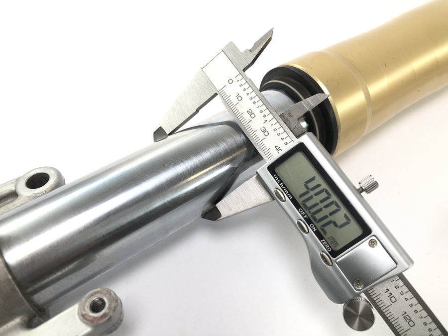 Ducati Monster M600 [1995] - fork with front axle telegabel suspension fork