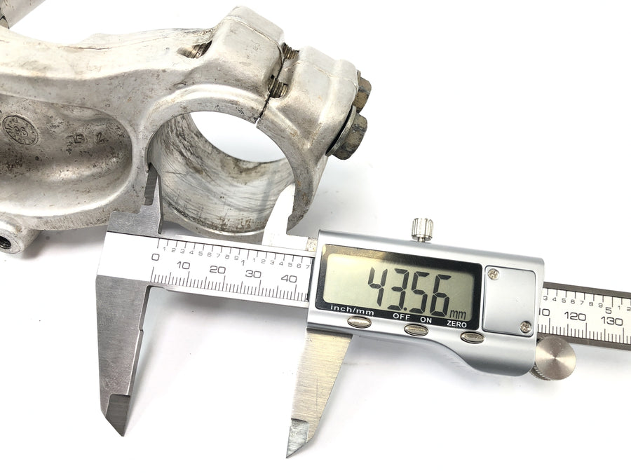 Husqvarna TE 610 E Dual H7 [1999] - lower fork clamp