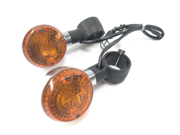 Kawasaki VN 1500 Classic VNT50D [2001] - turn signal flashing light on the front motorcycle signal light - 0