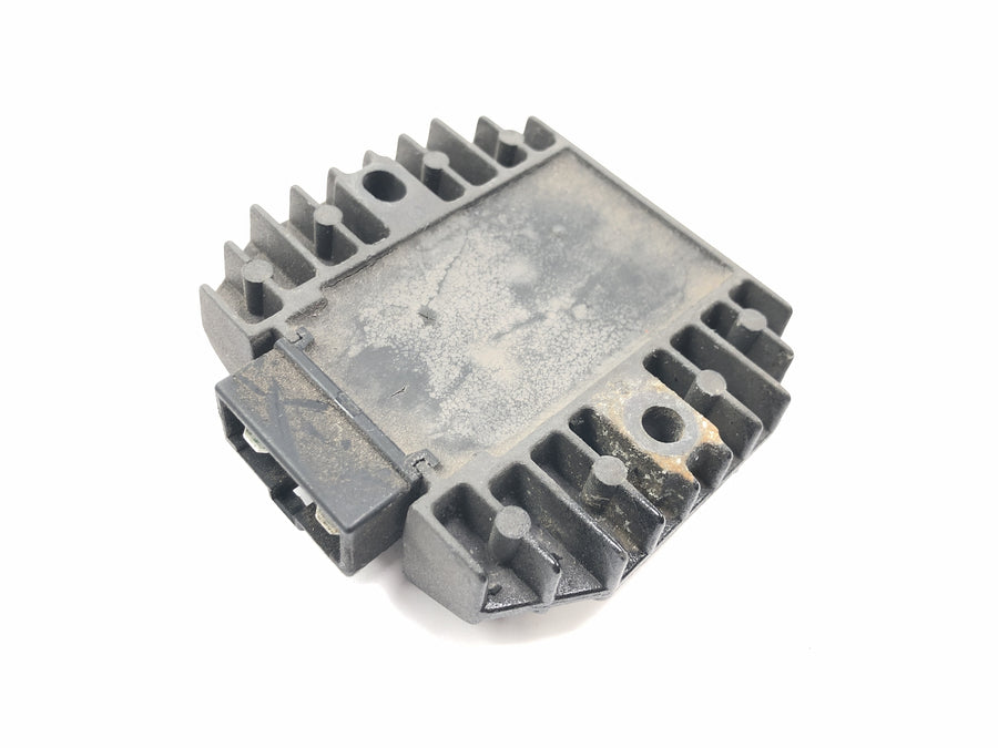 Yamaha YZF R1 RN04 [2001] - Voltage Regulator Rectifier Regulator