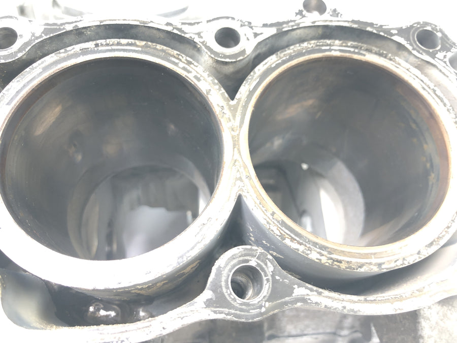 Honda CBR 900 RR SC28 [1995] - Motorblock Motorgehäuse mit Kolben Leergehäuse