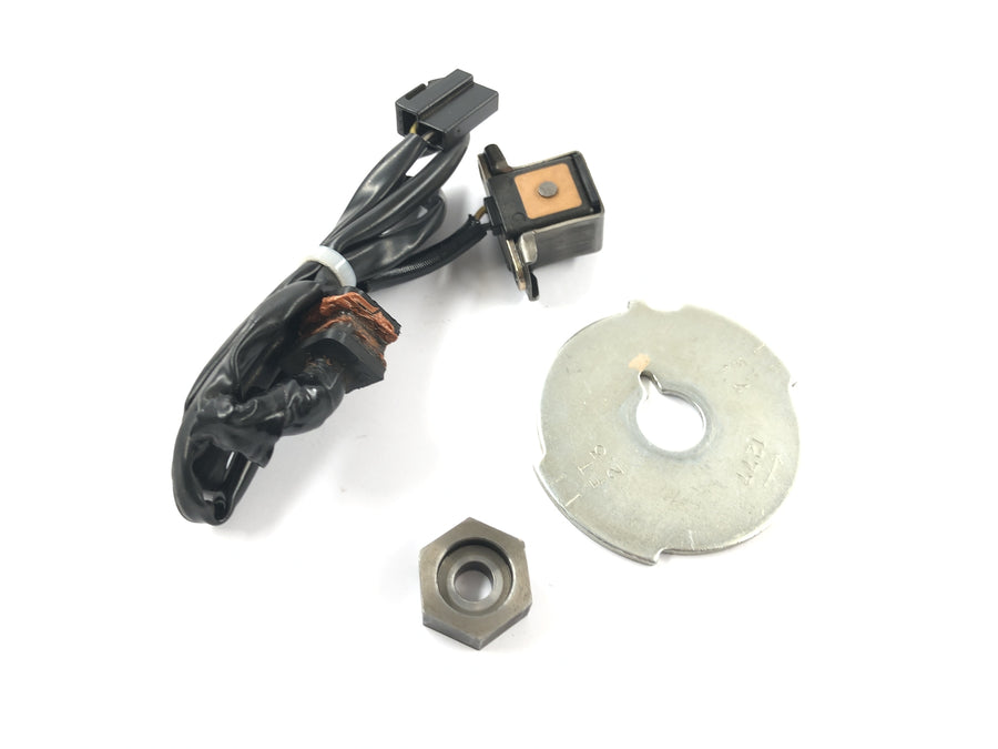 Kawasaki ZRX 1200 S ZRT20A [2001] - Ignition pulse generator pickup sensor pulse wheel nut
