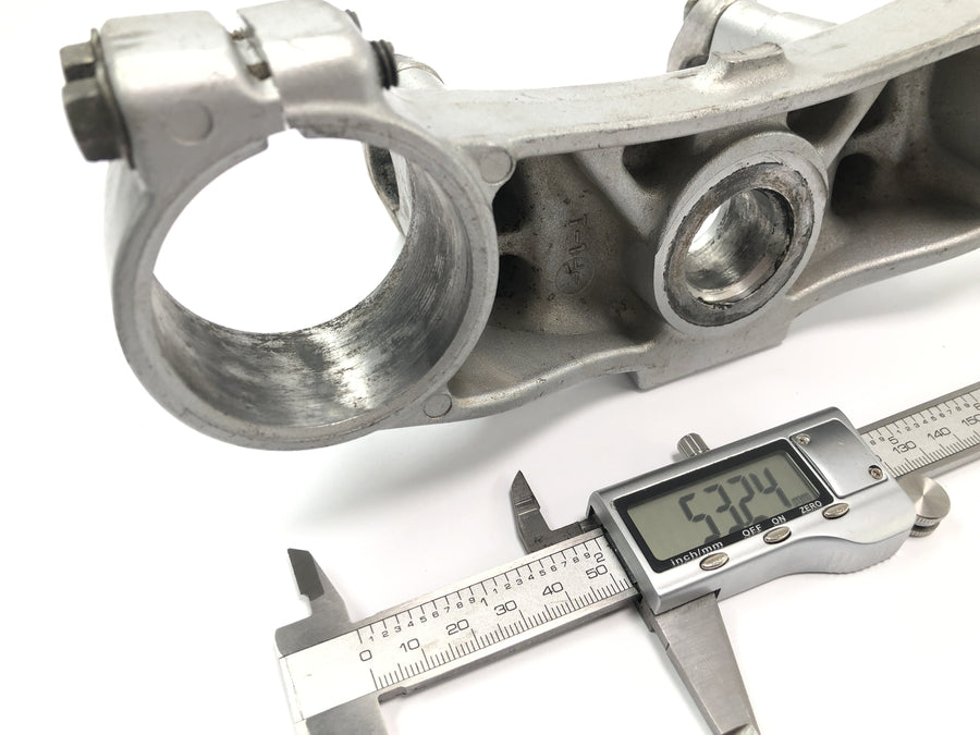 Yamaha YZ 426 F [2000] - fork bridge at the top