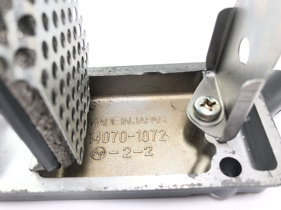 Kawasaki ZRX 1200 S ZRT20A [2002] - Motor lid housing ventilation