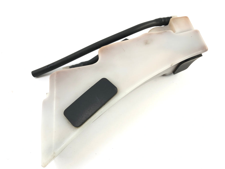 Triumph Daytona 955i T595 [1999] - Coolant expansion tank