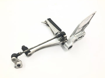 Yamaha XJR 1300 RP02 [1999] - Footrest system Driver's footrest on the left with shift pedal and shift linkage - 0