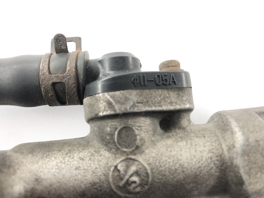 Suzuki Bandit 1200 GV75A [1998] - rear brake pump