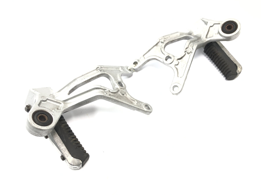 Suzuki GSX-R 1100 W GU75 C [1994] - Footrest system passenger right and left