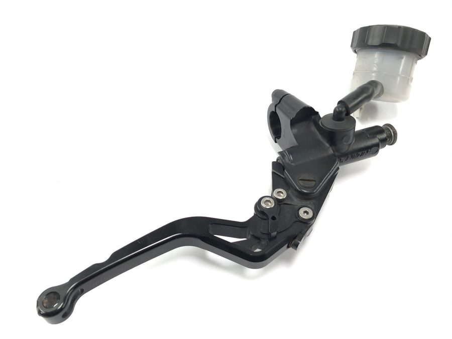 Yamaha YZF R1 RN09 [2003] - Brake pump brake lever at the front