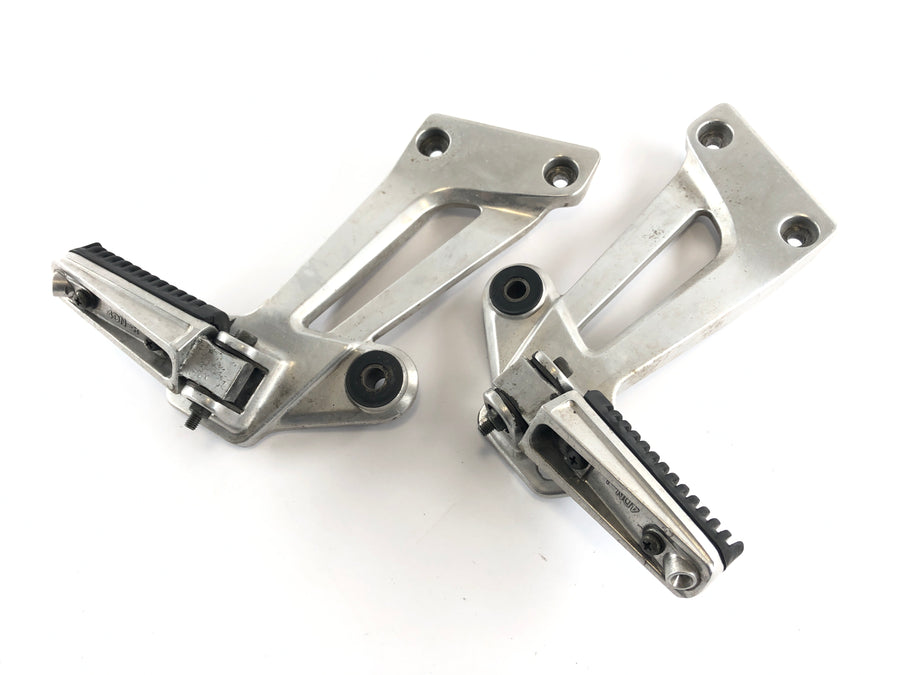 Yamaha XJR 1200 4PU [1995] - Passenger footrests left and right with holder set