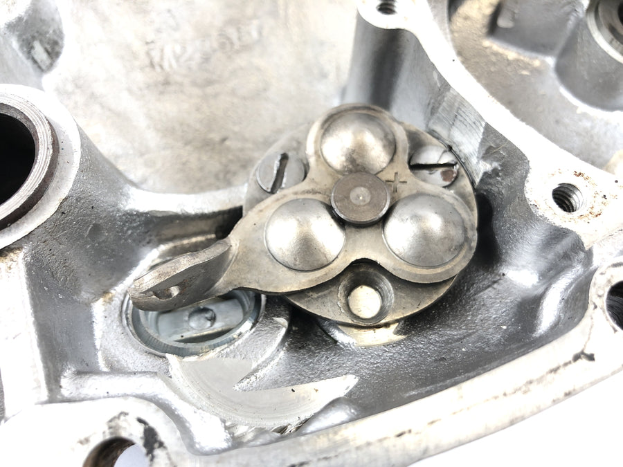 Triumph Bonneville T140V [1976] - Geared cover Motor lid on the right