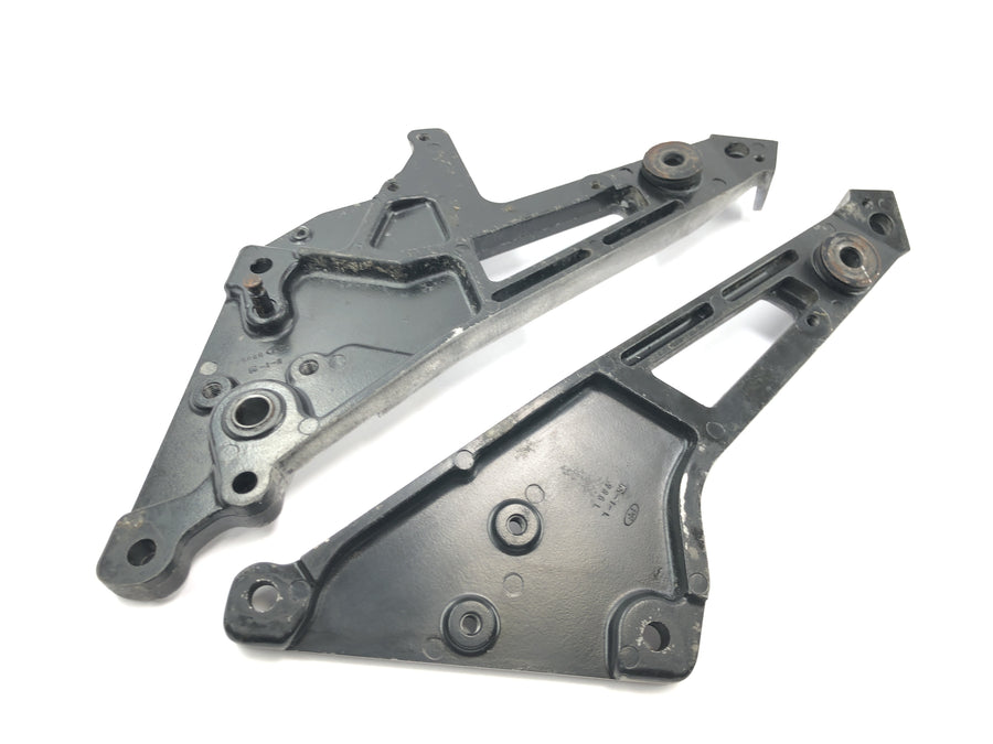 Kawasaki GPZ 1000 RX [1987] - Footrest holder, pillion rest holder left and right