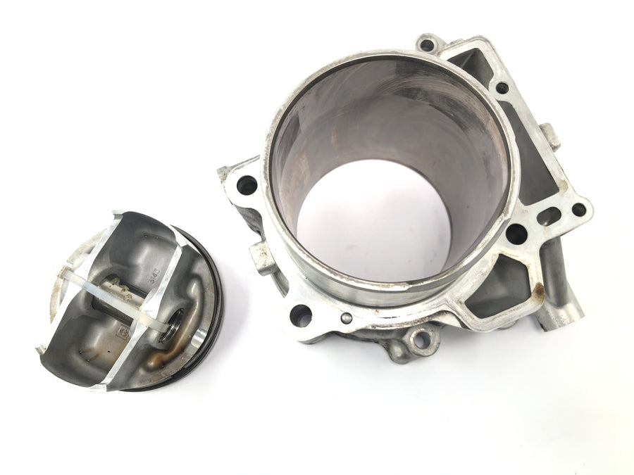 Aprilia RSV 1000 RP Mille [2001] - Cylinder with rear piston