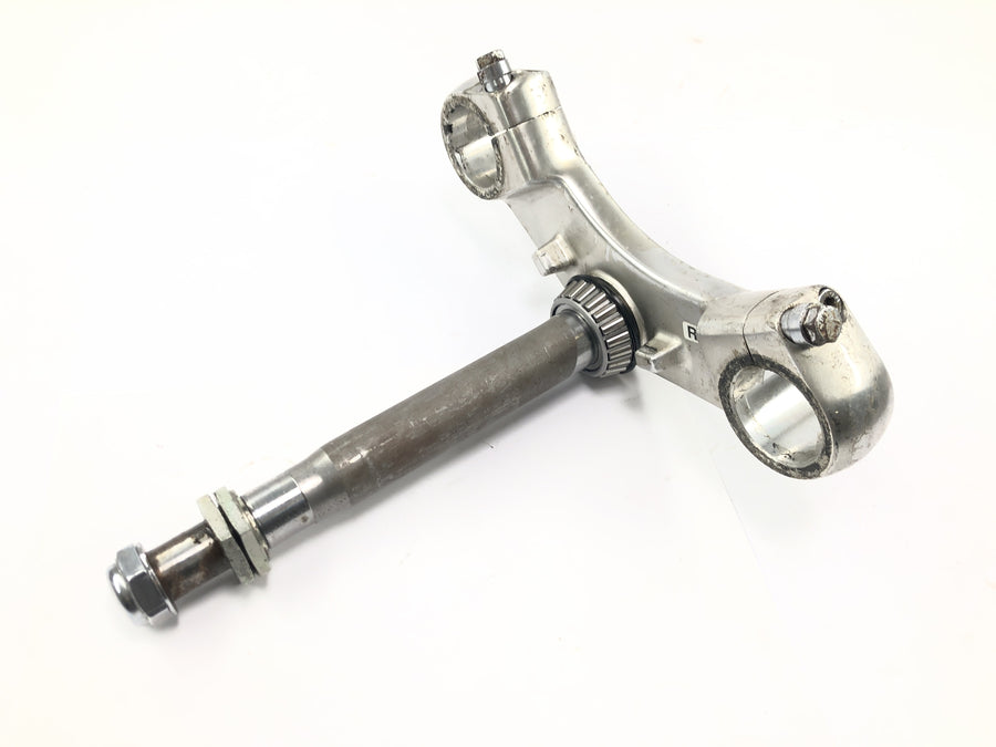 Triumph Adventurer 900 T309RT [1998] - lower fork bridge control head bridge fork clamp