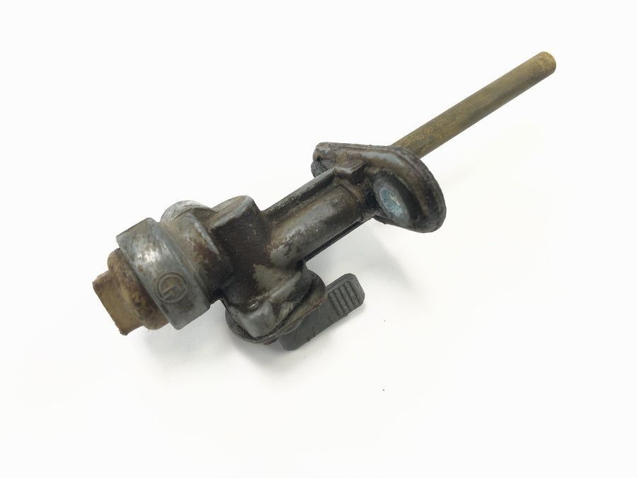 Yamaha XT 600 43F [1985] - petrol tap fuel tap petrol valve tank valve