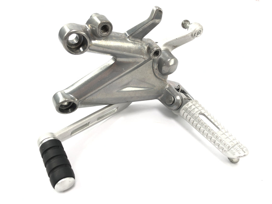 Triumph Street Triple R 675 D67LD [2010] - footrest system driver on the left with switching pedal