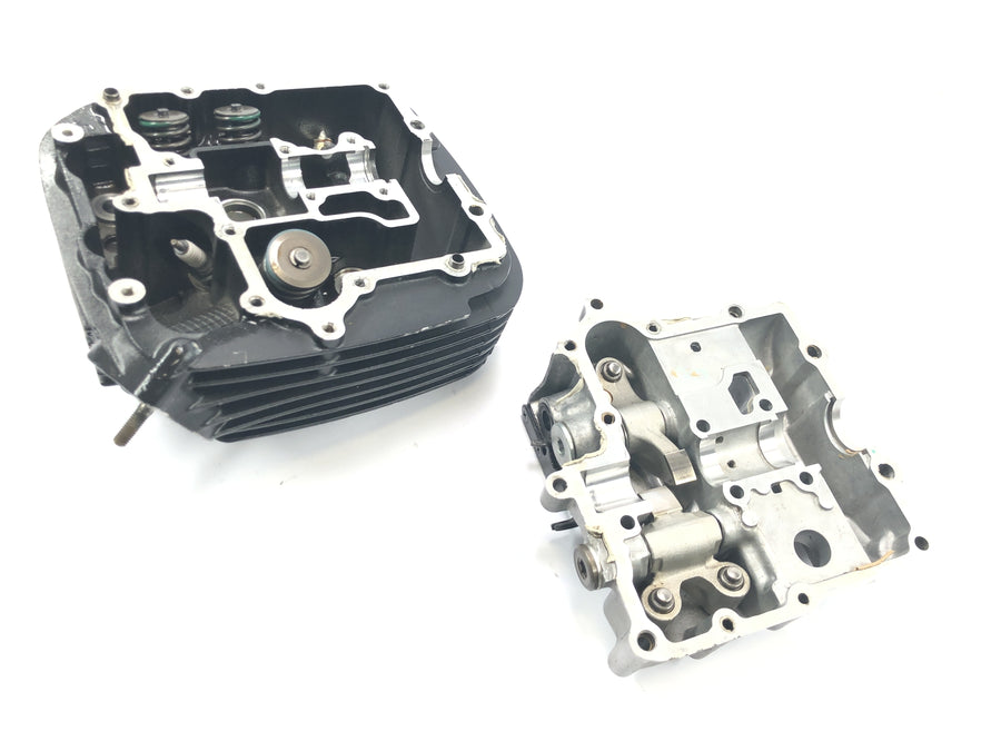 Suzuki Intruder VL 1500 AL [2000] - Cylinder head front valve train